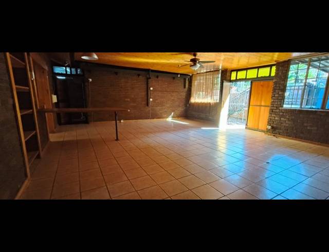 3 BEDROOM HOUSE FOR SALE IN MOUNTAIN VIEW